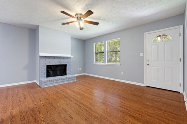 Living Room (Unit #150)