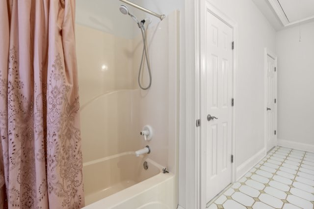 Jack-N-Jill Bathroom (Upstairs)