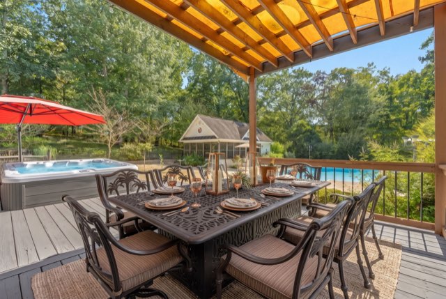 Outdoor Dining Space